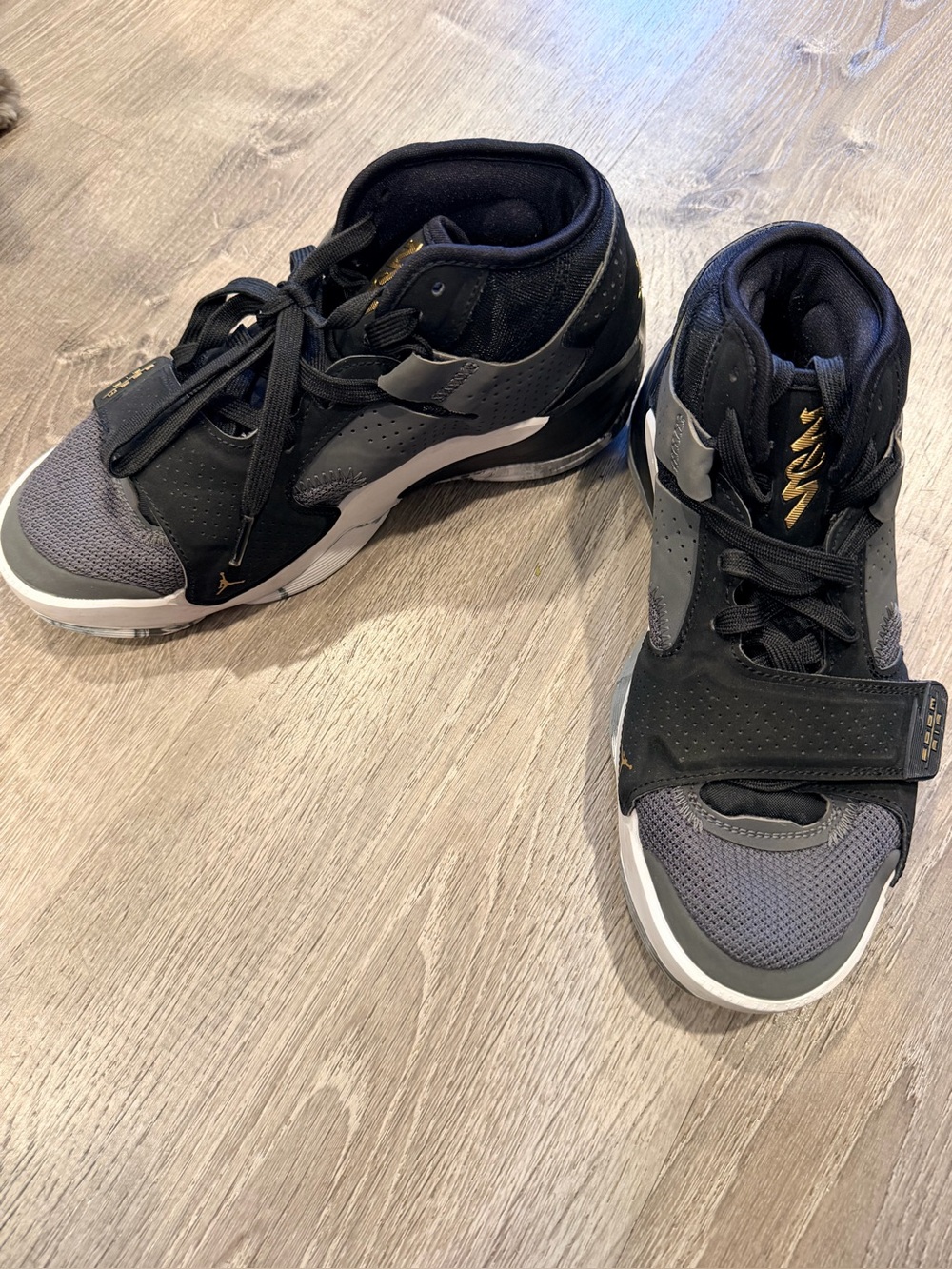 The Jordan Zion 2 TB "Black Metallic Gold" Mens Size 6 Sneakers Basketball